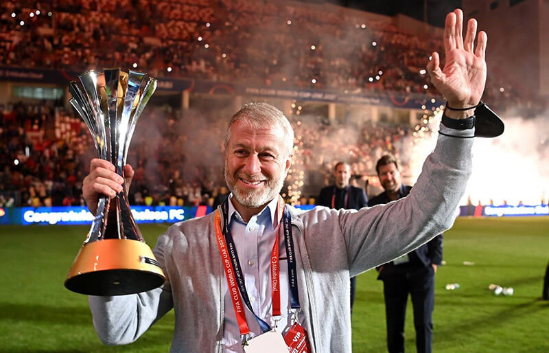 Roman Abramovich celebrates Chelsea’s Club World Cup win against Brazil’s Palmeiras in Abu Dhabi in February, just weeks before Russia’s invasion of Ukraine. (Image: The Sun)