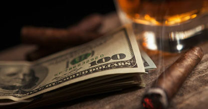 Focus on money… Drinking alcohol and smoking cigarettes while gambling is fun, but don't forget to focus on money.