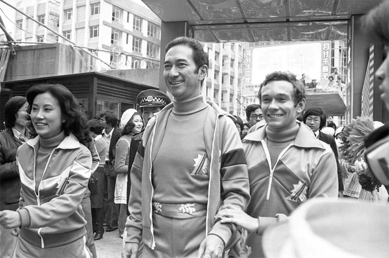 Stanley Ho Hung-sun, centre, pictured with TV star Liza Wang Ming-chun, left, and jockey Gary Moore at a fundraising event in 1978. Photo: SCMP