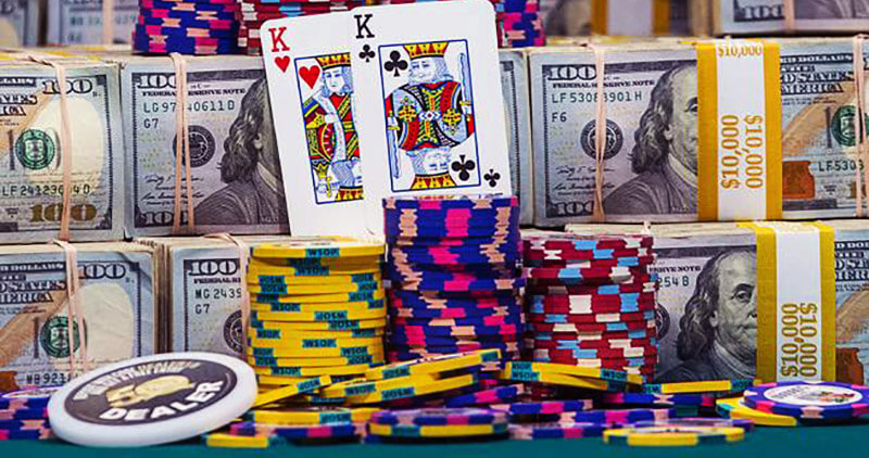 پدیده رونق پوکر که از آن با عنوان "Poker Boom" یاد میشود اشاره به شکل گیری ایده پولدار شدن از طریق پوکربازی دارد