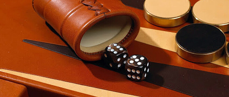 بازی تخته ای تخته نرد (backgammon)