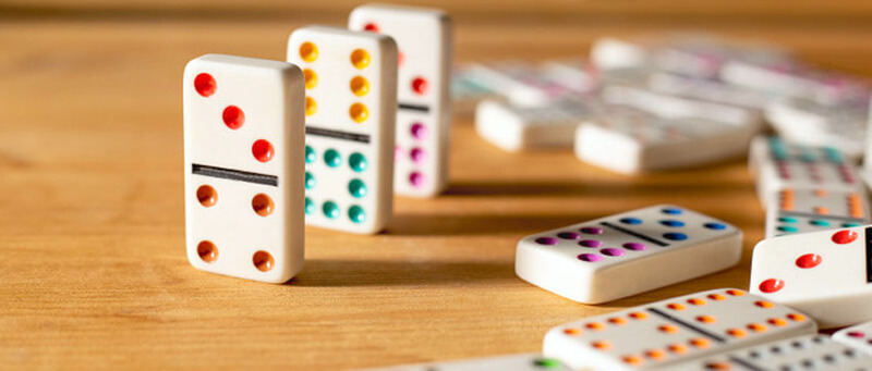 بازی تخته ای دومینو (Domino)