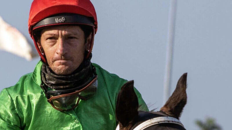 سوارکار شرط بندی مسابقات اسب دوانی به دلیل شرط بندی با مشکل مواجه شده است