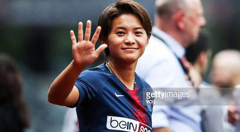 وانگ شوانگ ورزشکار زن و بازیکن فوتبال زنان