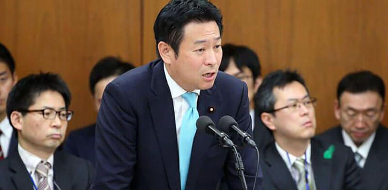 تصویری از مقام ژاپنی متهم به دریافت رشوه، تسوکاسا آکیموتو
