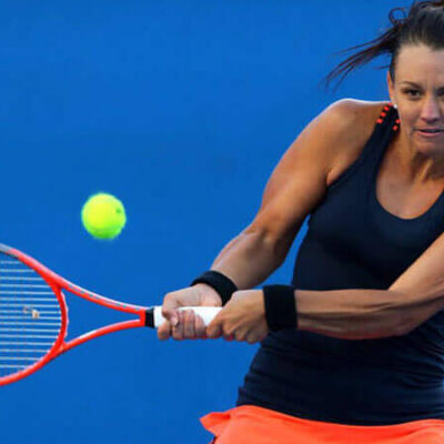تصویری از یک بازیکن ورزش تنیس زنان