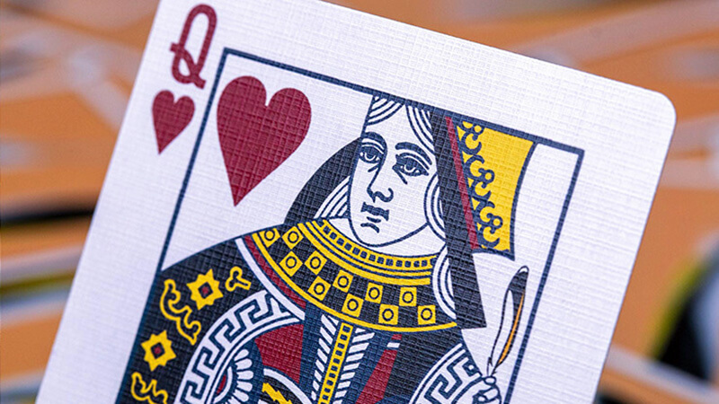 در یک قاعده کلی بازی پوکر تگزاس هولدم، ترکیب جفت بی بی ارزش و شانس بالاتری نسبت به ترکیب آس و شاه دارد